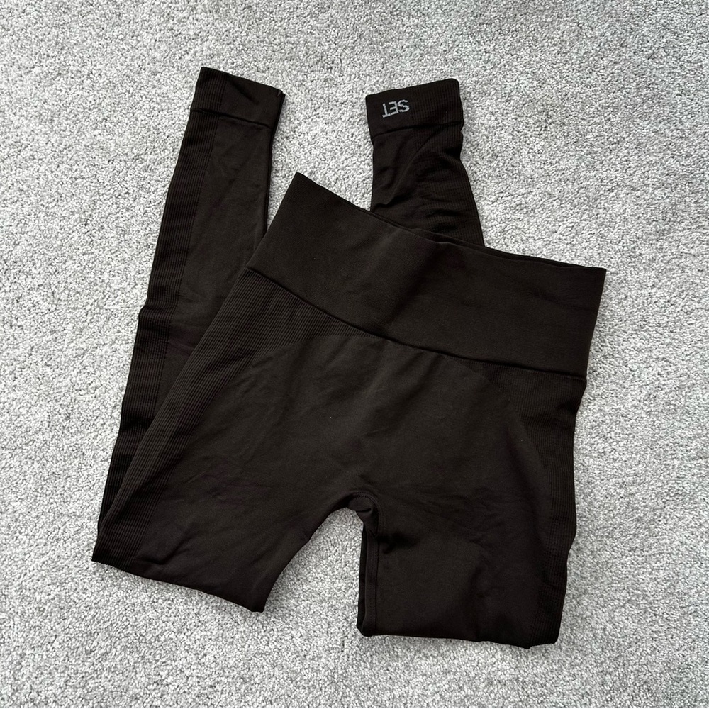 SET Active Dark Chocolate Brown Sculpt Flex Leggings Size Medium